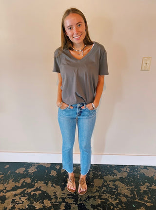 Vervet MID RISE RAW HEM CROP STRAIGHT JEANS