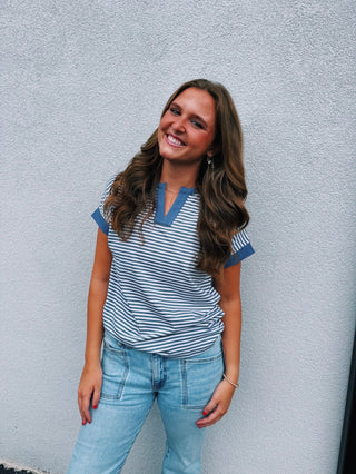 COLOR TRIMMED STRIPE TOP