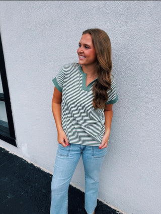 COLOR TRIMMED STRIPE TOP