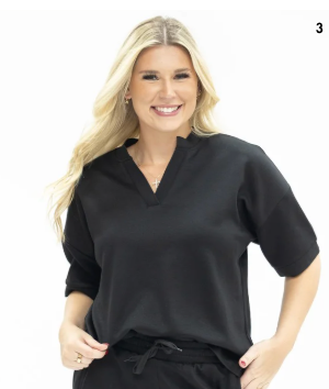 (BUTTER SOFT V NECK TOP IN BLACK) XS