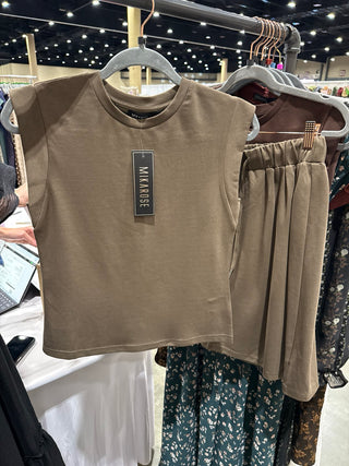Modern Structure Skirt Set in Root Brown