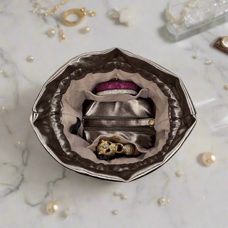 Oprah's Favorite Things 2021 - Ultra Jewelry Case - Bronze